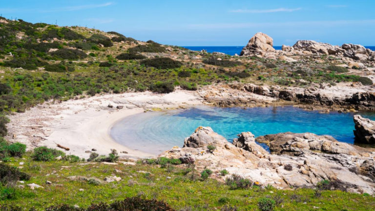 Il coronavirus colpisce il turismo in Sardegna